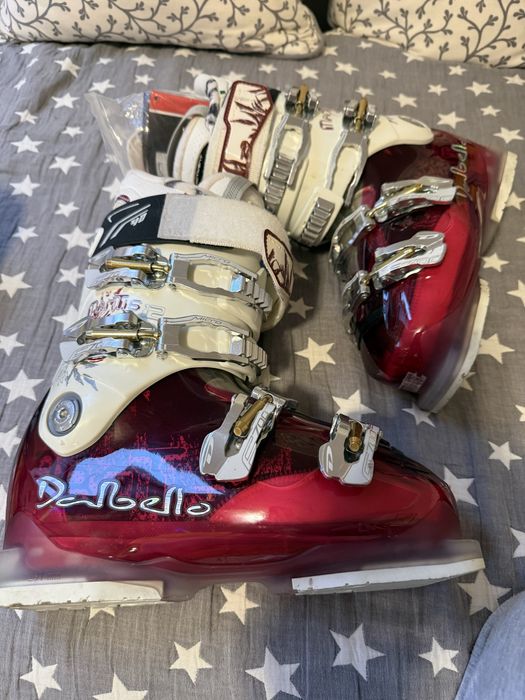 Damski komplet narciarski.