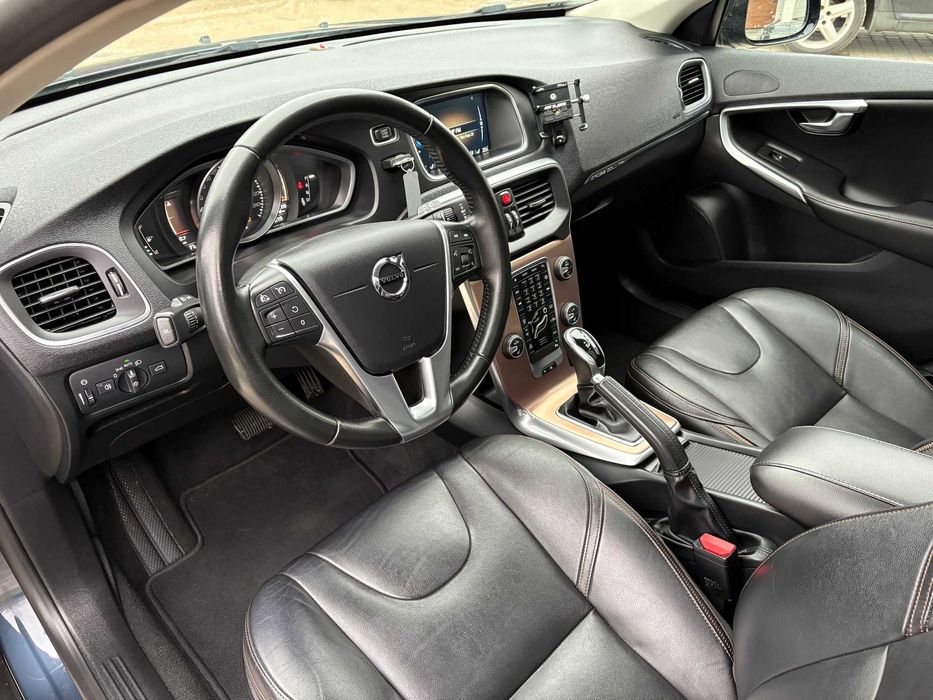 VOLVO V40 CROOS COUNTRY Lifting 2.0d 150KM Automat