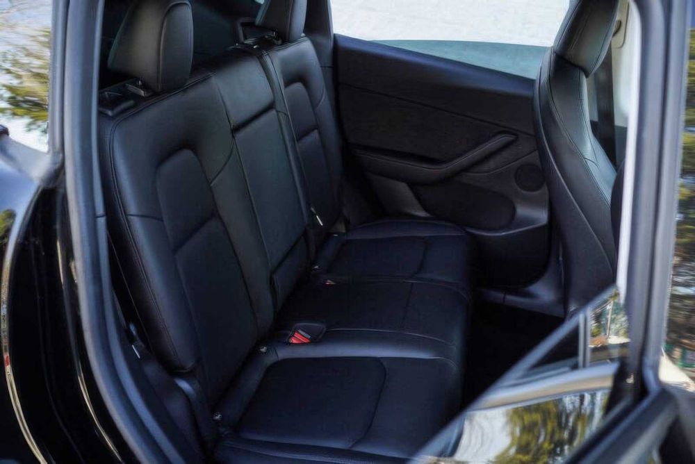 Tesla Model Y Long Range      2021