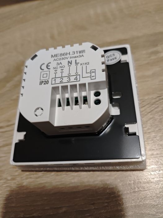 Termostat marki Myuet, model ME86H.31