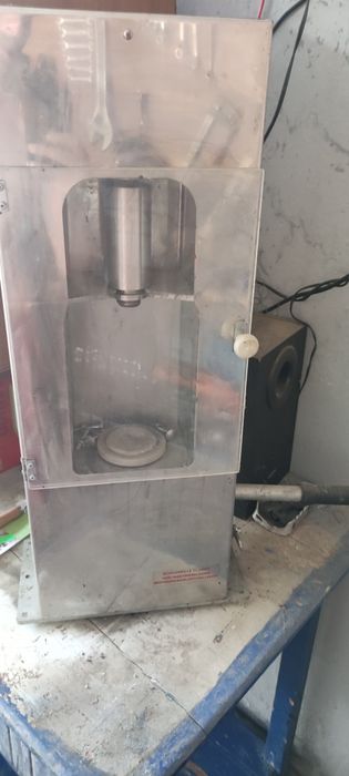 Máquina Semi-Automática