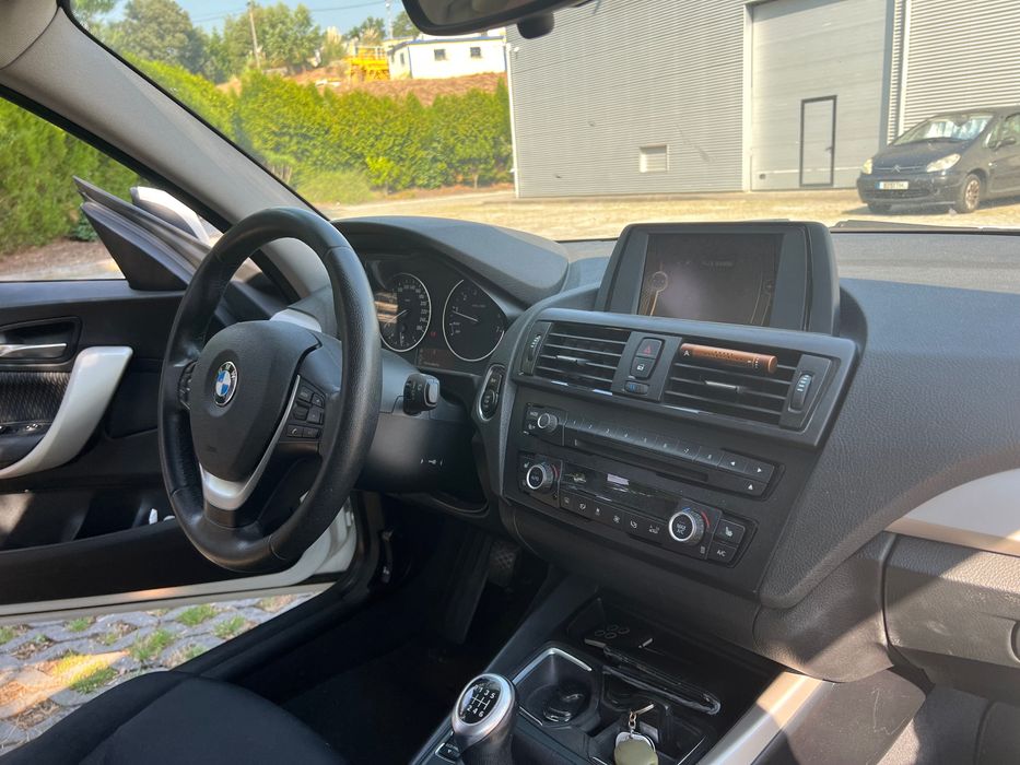 BMW Série 1 114i Line Urban (F20) – Transparência Total e Sem Garantia