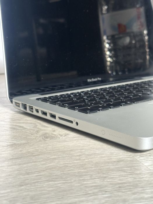 MacBook Pro 13.3” i7  750GB (avaria)