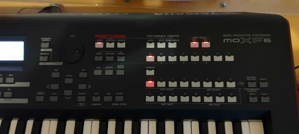 Syntezator Yamaha MOXF 6.