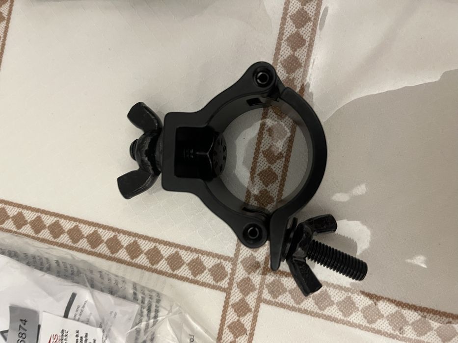 Vendo 10 peças 38-41 mm para prender na truss ( Global truss)Novas