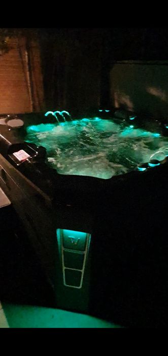 Apartament 2 - 3 osobowy  jednopokojowy nad morzem. 100 m do plaży. Gorące Jacuzzi