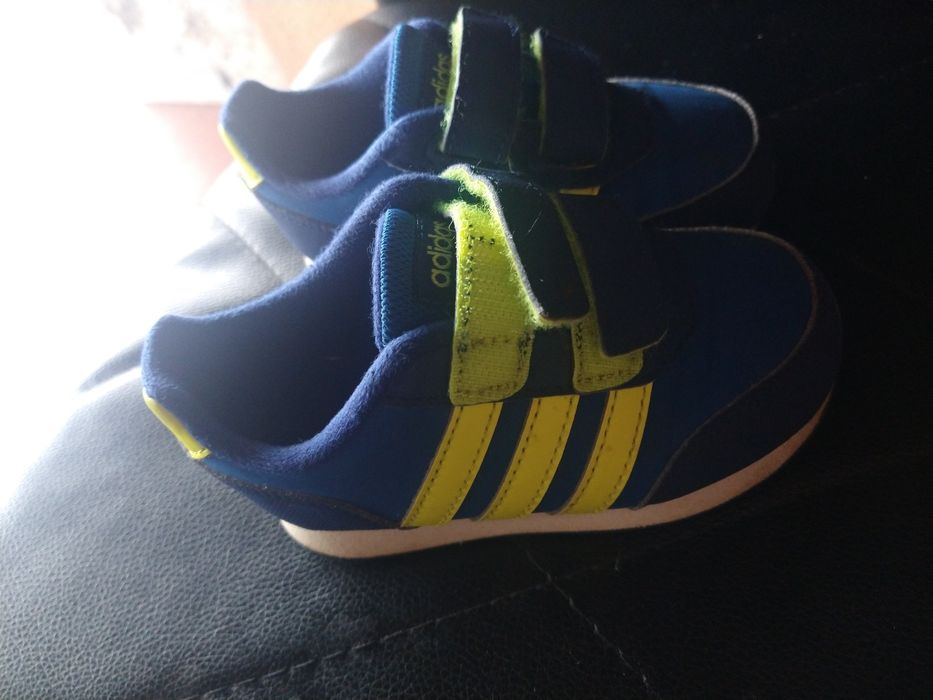 Buciki adidas r.22/23 jak nowe