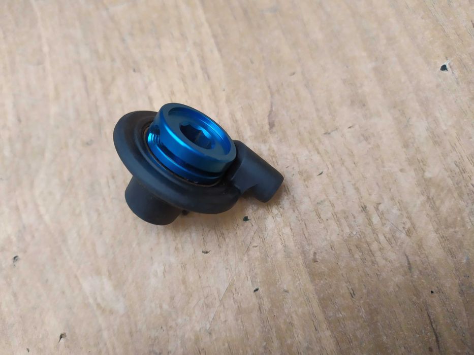 FOX Topcap Factory FIT4 Remote U-Cup pokrętło pod manetkę Polecam