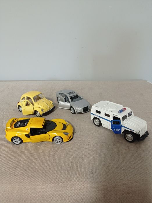 Машинки модельки . 19шт Лот