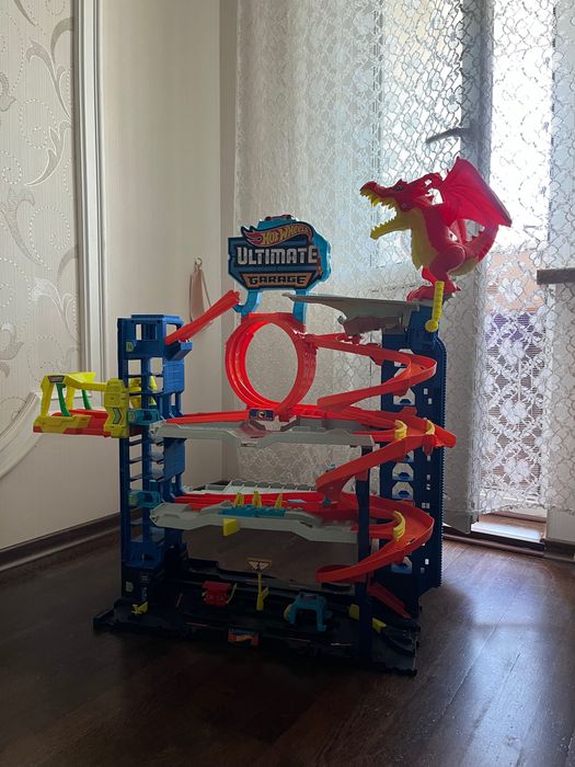 Игровой набор Hot Wheels City Легендарный гараж