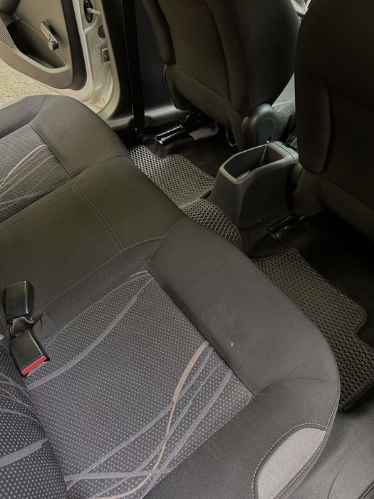 Продам авто / машину Peugeot , пежо 208 2014 рік