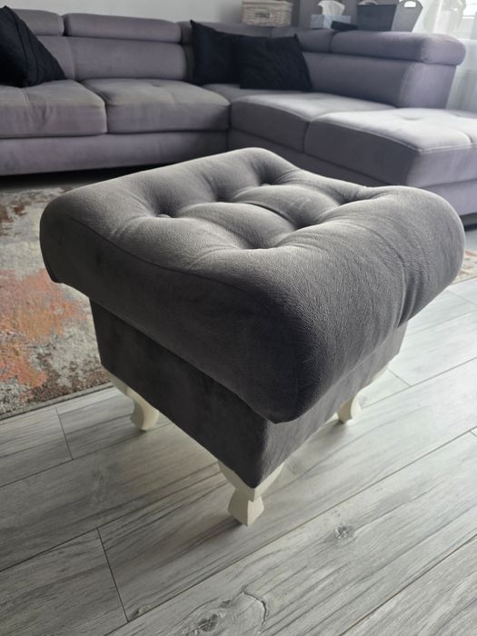 Pufa ze schowkiem, tapicerowana, welur, na nóżkach