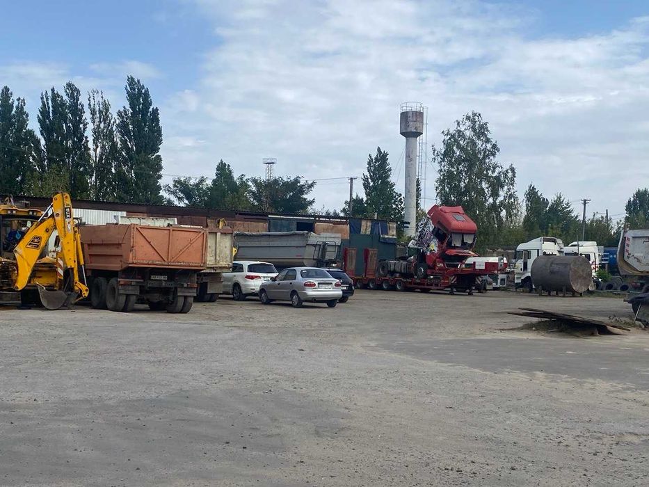 Продаж приміщень вільного призначення 3500м2 на земельній ділянці 2 га