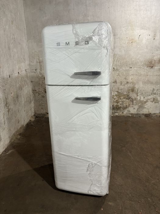 Ретро холодильник Smeg