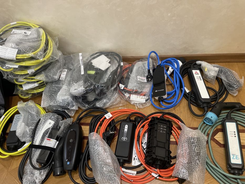 Зарядка для електромобіля Type 1 Type 2