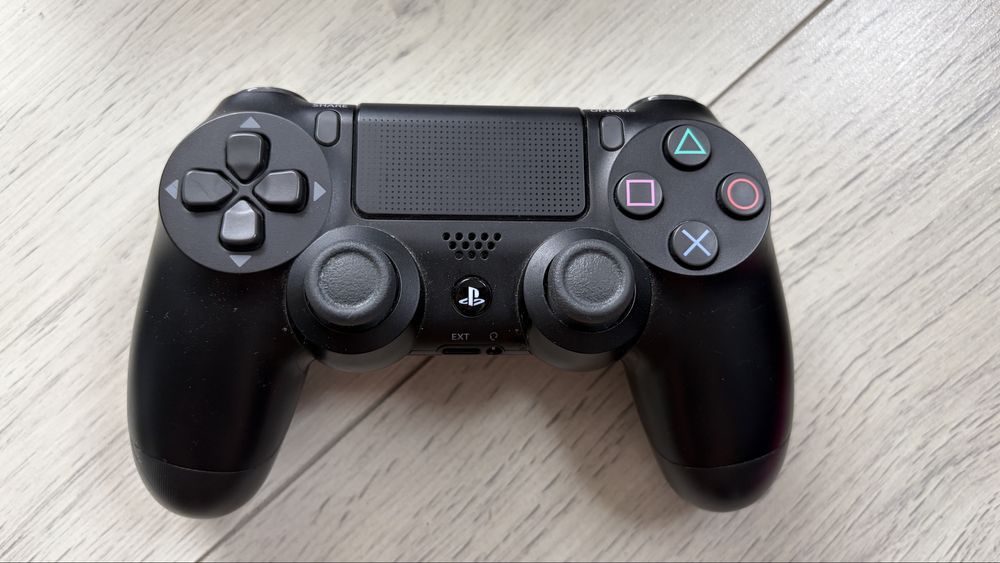 Konsola PS4 + fifa 20