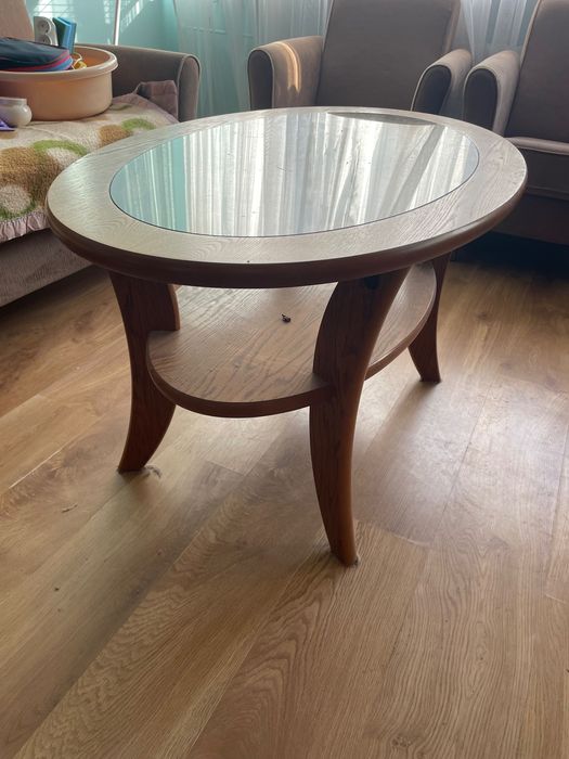 Stolik ze szklanym blatem