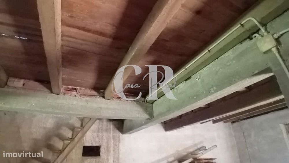 Casa tradicional portuguesa com terreno em Arega - Figueiró dos Vinhos