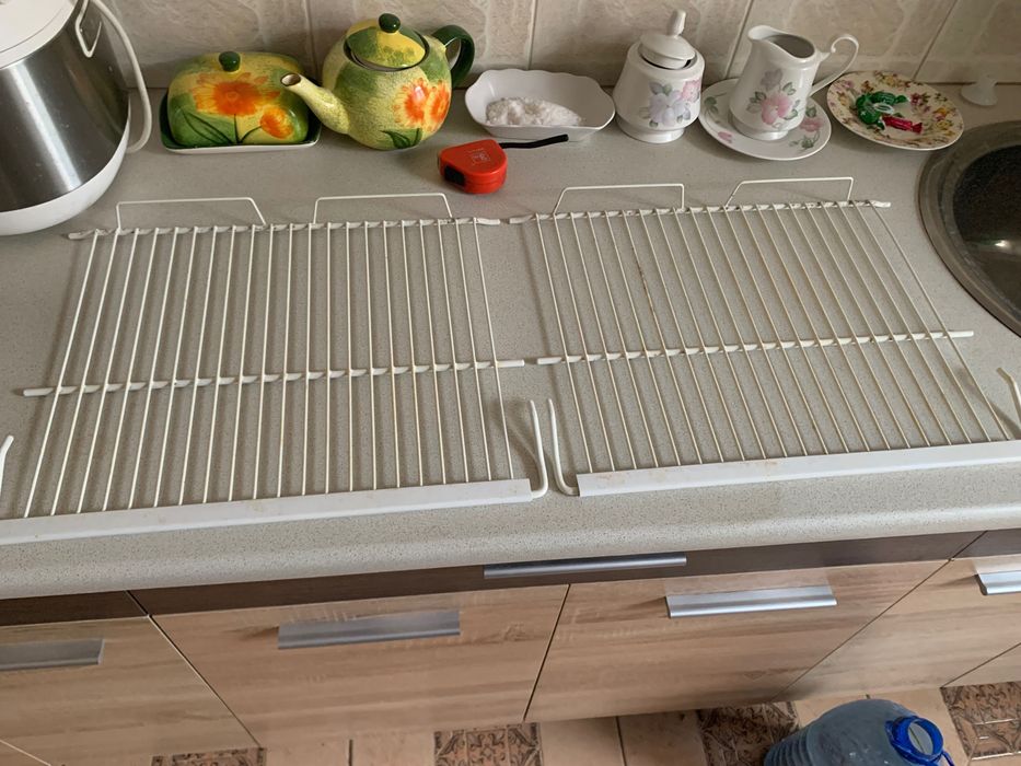 Полочки на холодильник Зануссі