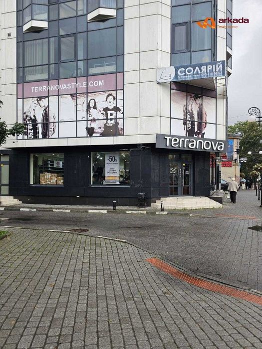 Здається в орнду фасадне приміщення в самому центр міста РАТУША