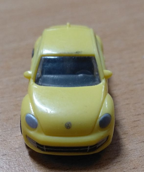 Carro miniatura modelo Volkswagen Beetle 2005