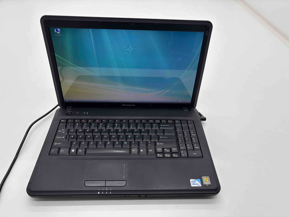 Laptop komputer Lenovo G550 Intel 15.6'' Windows
