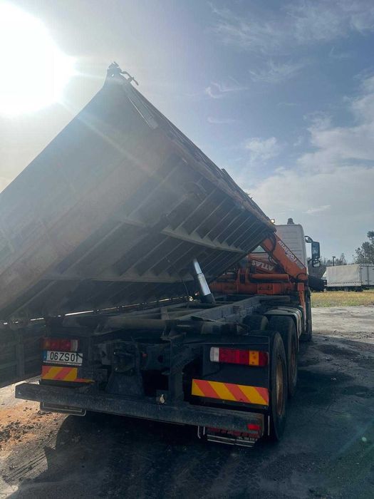 Camião Volvo FM6x2R  Tribasculane Com Grua
