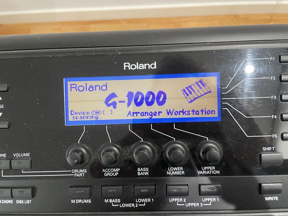Teclado Roland G 1000 impecavel