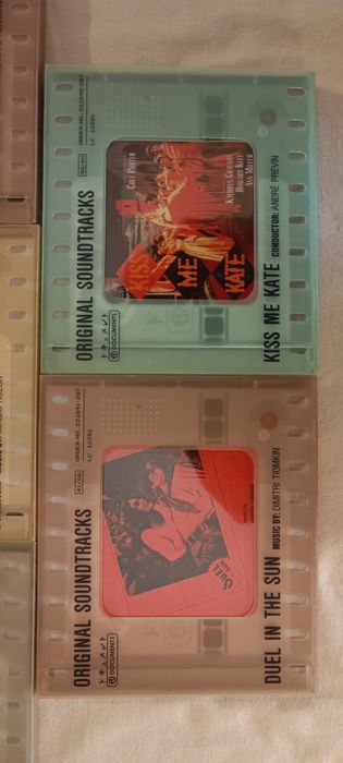 Coleção de 8 CDs com bandas sonoras históricas