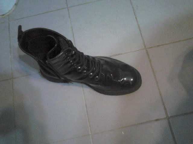 Botins Zara com fivelas - Pretas 37/Botas Verniz