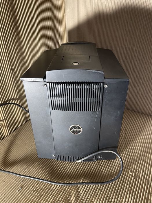 Кавомашина кавоварка JURA impressa c50 б/у кофеварка кофемашина