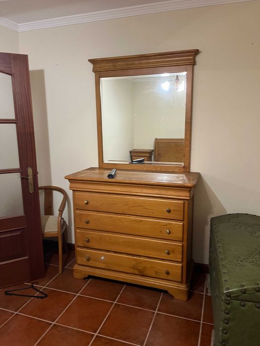 Conjunto de Quarto - Cama + x2 Mesa Cabeceira + Comoda - Madeira maciça
