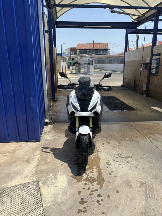 Vendo X-ADV de 2024 com SC Project