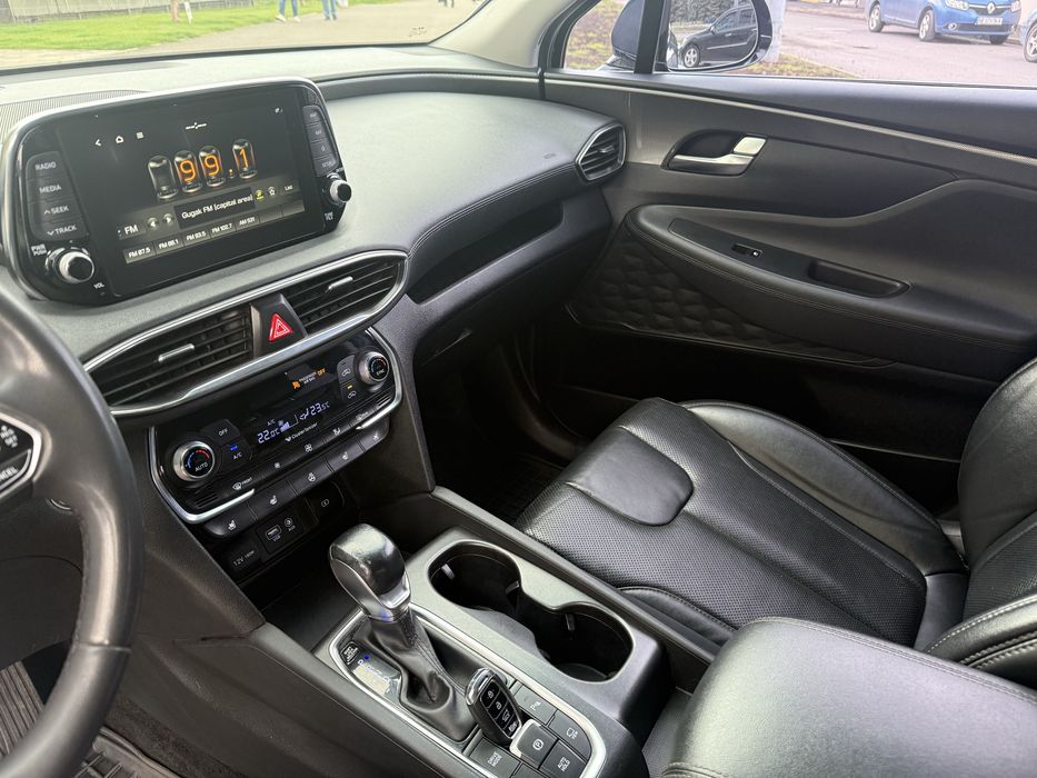 Продам шикарный SantaFe сама, полная комплектация , дизель 2.0