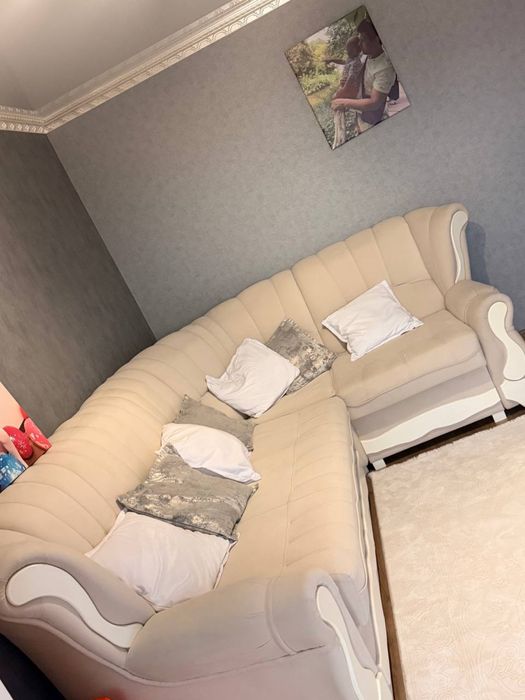 Мягкий уголок диван