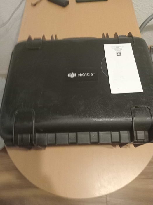 Викуп  Кейси, Мавіки Дрони