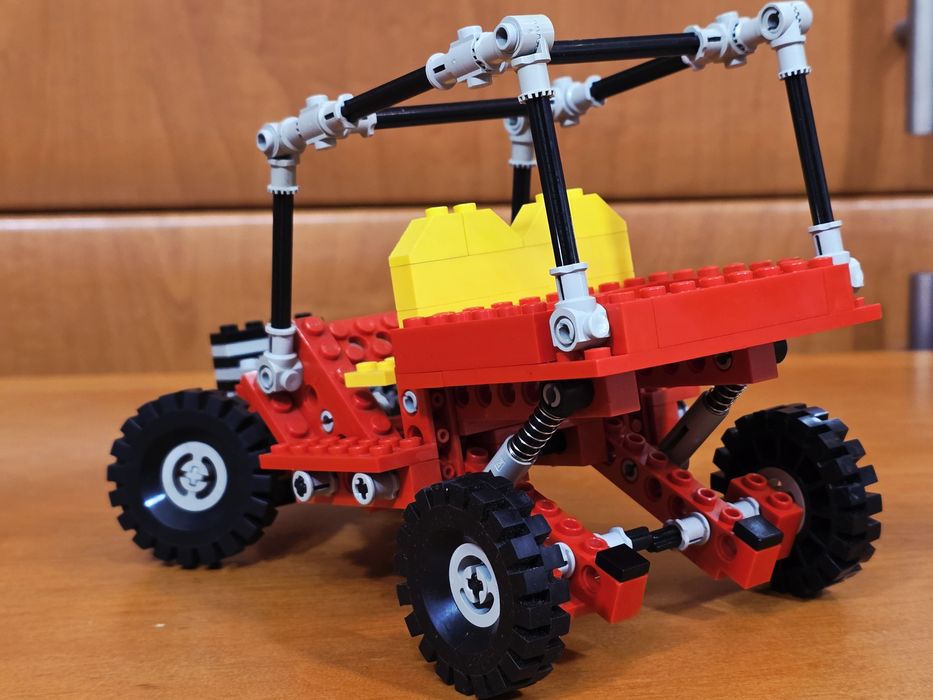 Lego 8845 Technic " Dune Buggy" 1981