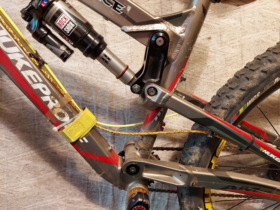 Nukeproof am 275 crossmax  hope pro 4