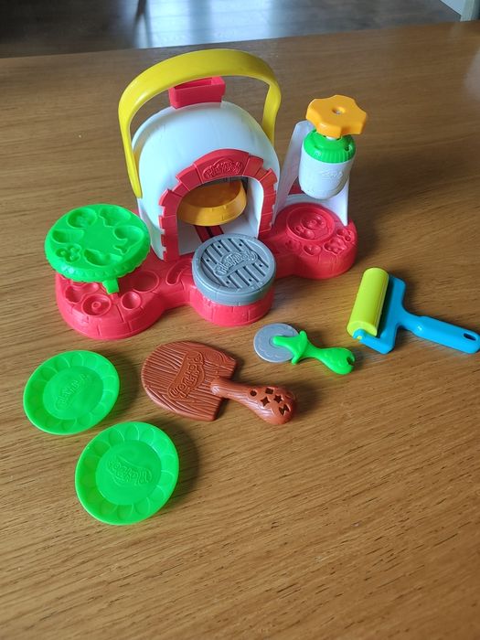 Play-Doh pizza pizzeria