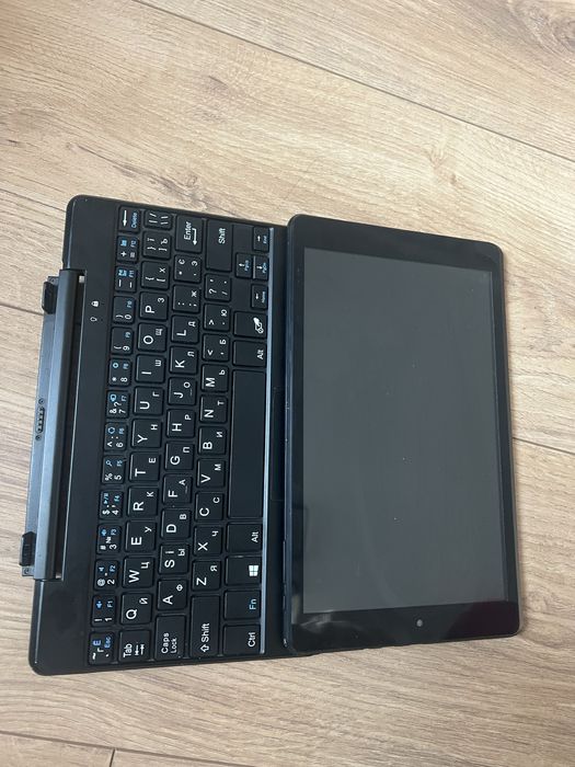 Планшет Bravis WXi89 3G Black з зйомною клавіатурою