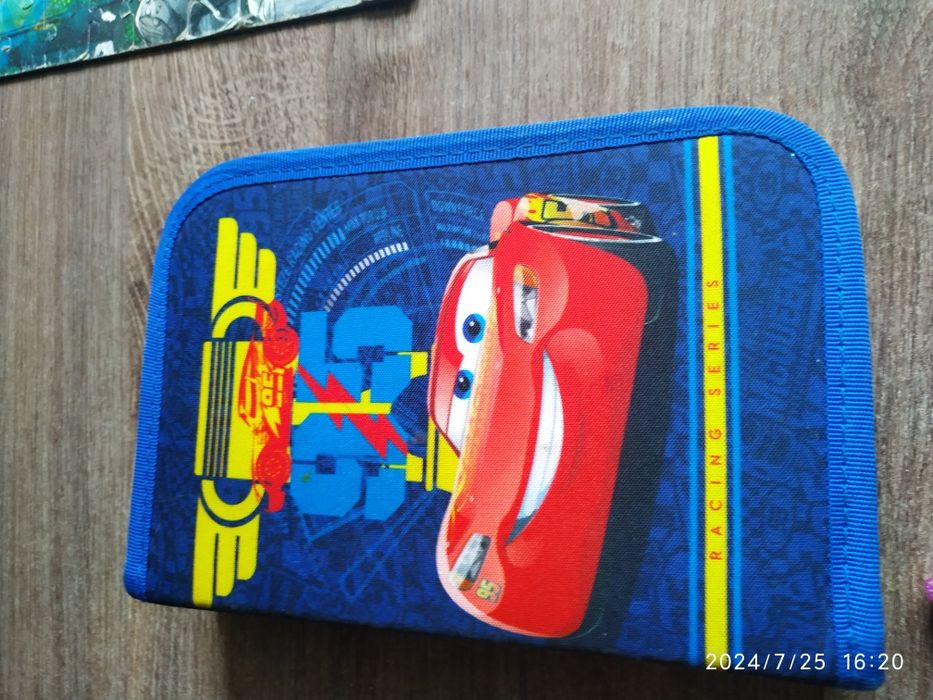 Продам пенали для школярів