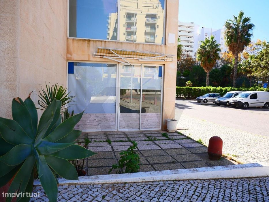 A loja ideal para o seu negócio na Praia da Rocha, Portimão, Algarve