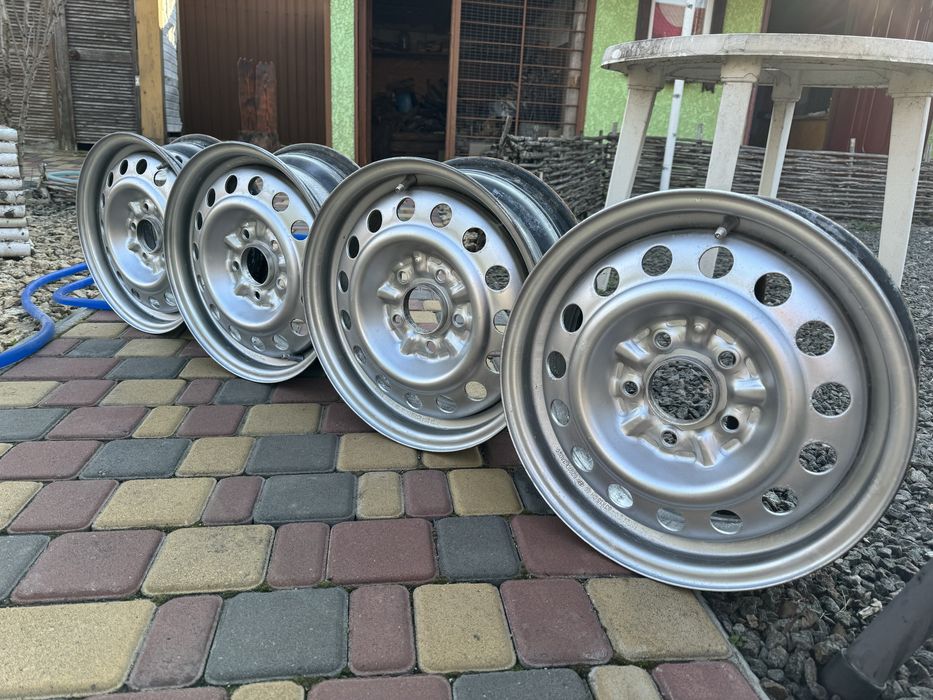 Продам диски на Авто 15