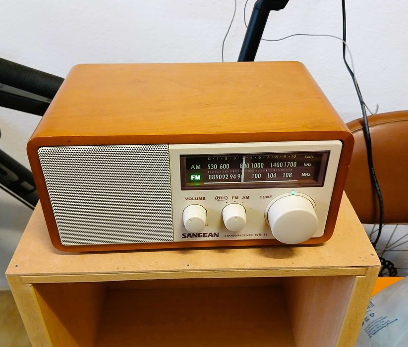 Rádio de mesa Sangean WR-11