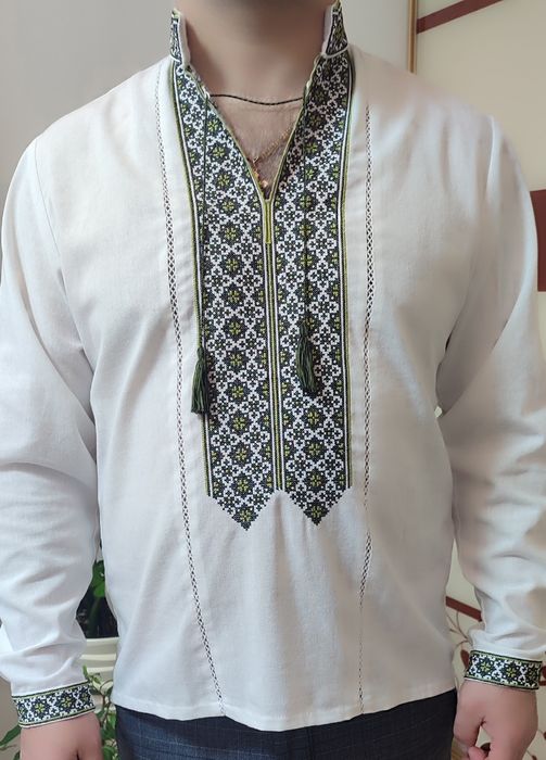 Чоловіча вишиванка, розмір 42, одягнена 1 раз