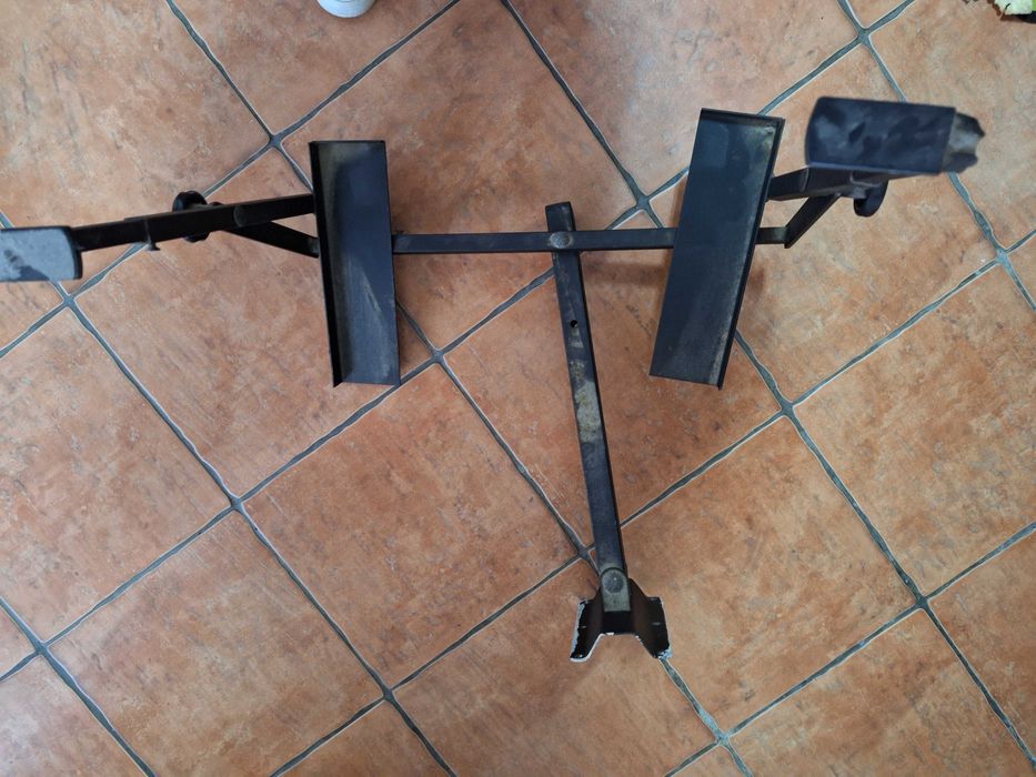 Suporte para TV ou Microondas ou forno