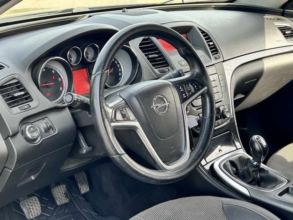 Opel insignia sports tourer 160 CV desde 60€/mes — photo 3