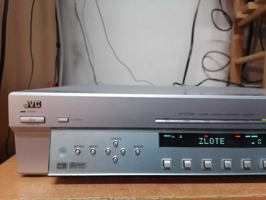 Amplituner JVC RX-E100R pilot
