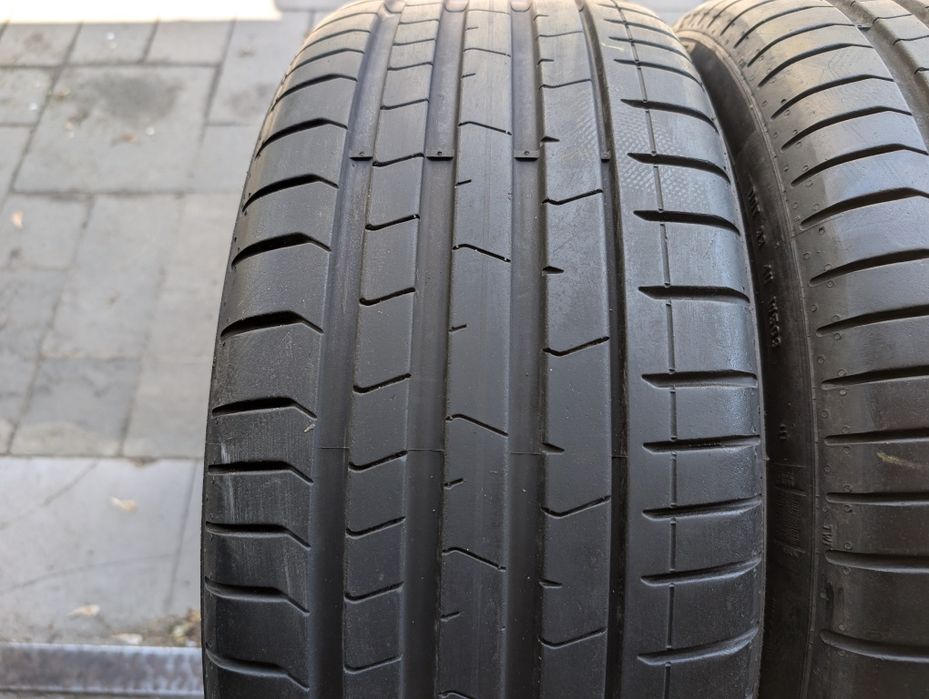 Пара летних шин 225/40 R19 Pirelli Pzero Pz4 Runflat