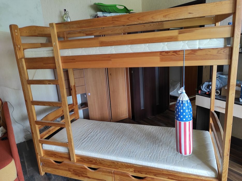 Продам двоярусне дитяче ліжко